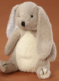 Sitzhäschen beige-naturweiß 17 cm